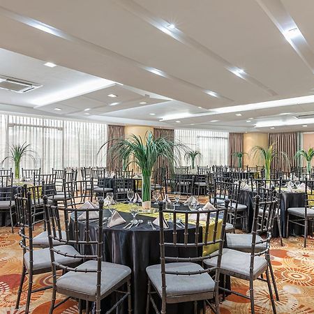 Greenhills Elan Hotel Modern Quezon City Buitenkant foto