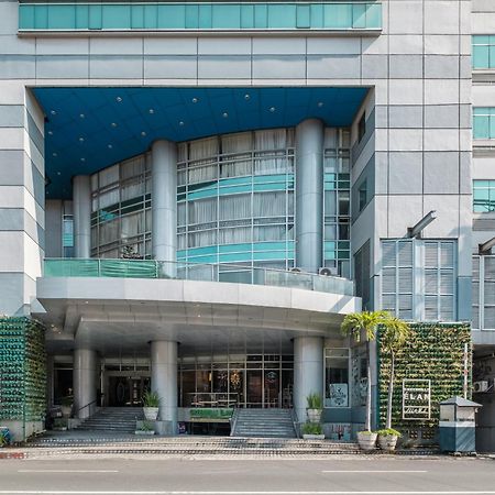 Greenhills Elan Hotel Modern Quezon City Buitenkant foto