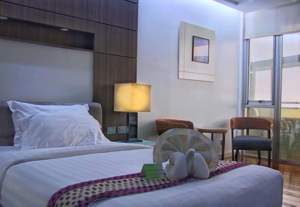 Greenhills Elan Hotel Modern Quezon City Buitenkant foto