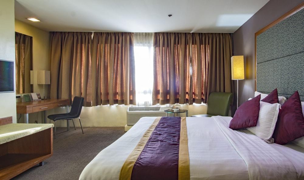 Greenhills Elan Hotel Modern Quezon City Buitenkant foto