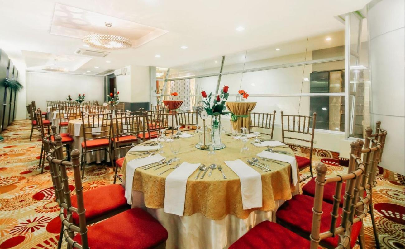 Greenhills Elan Hotel Modern Quezon City Buitenkant foto