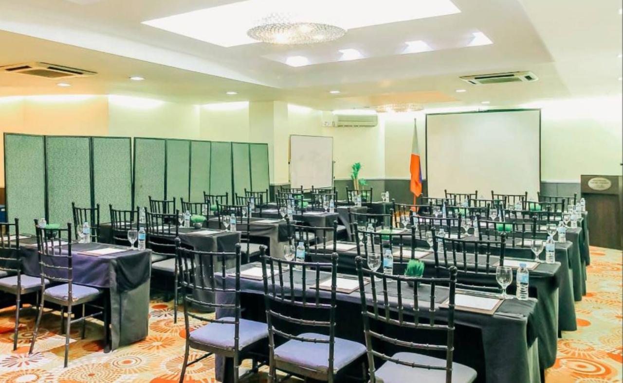 Greenhills Elan Hotel Modern Quezon City Buitenkant foto