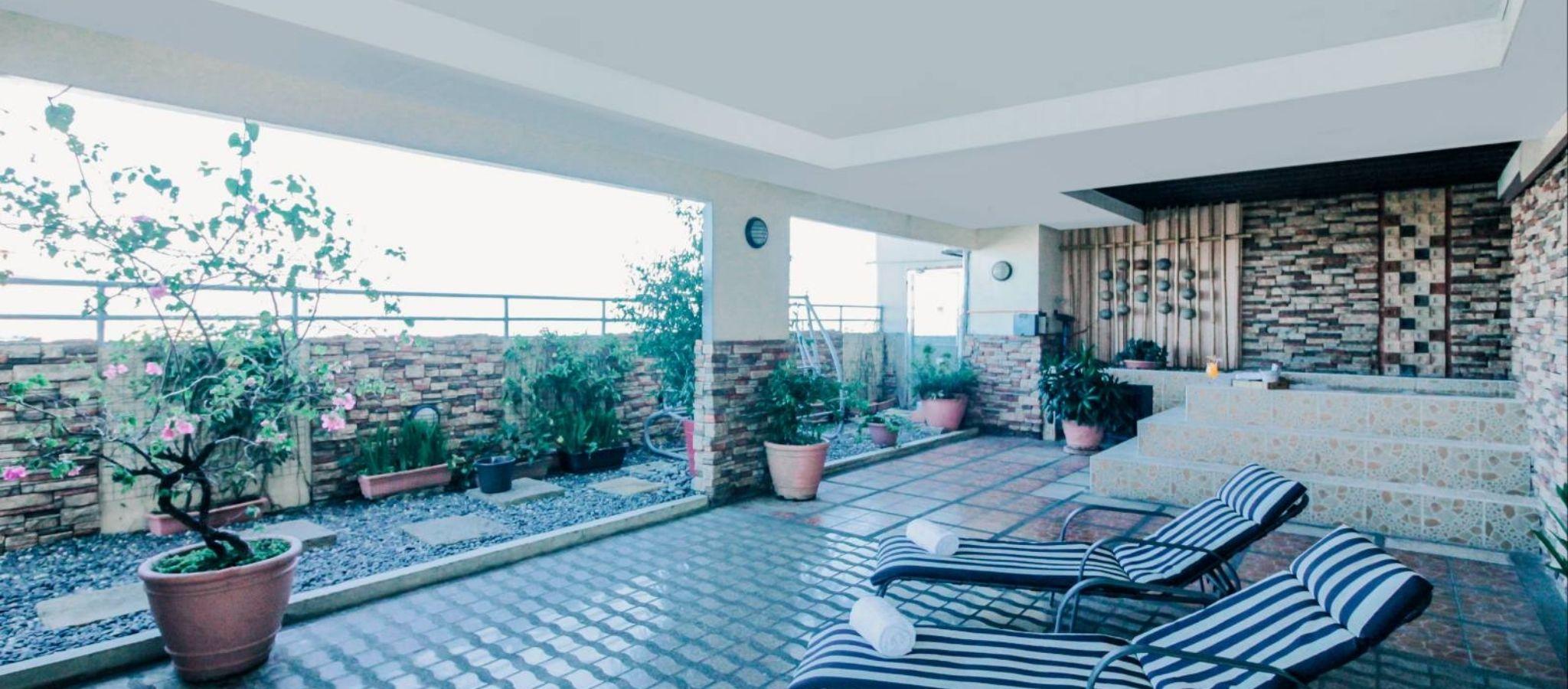 Greenhills Elan Hotel Modern Quezon City Buitenkant foto