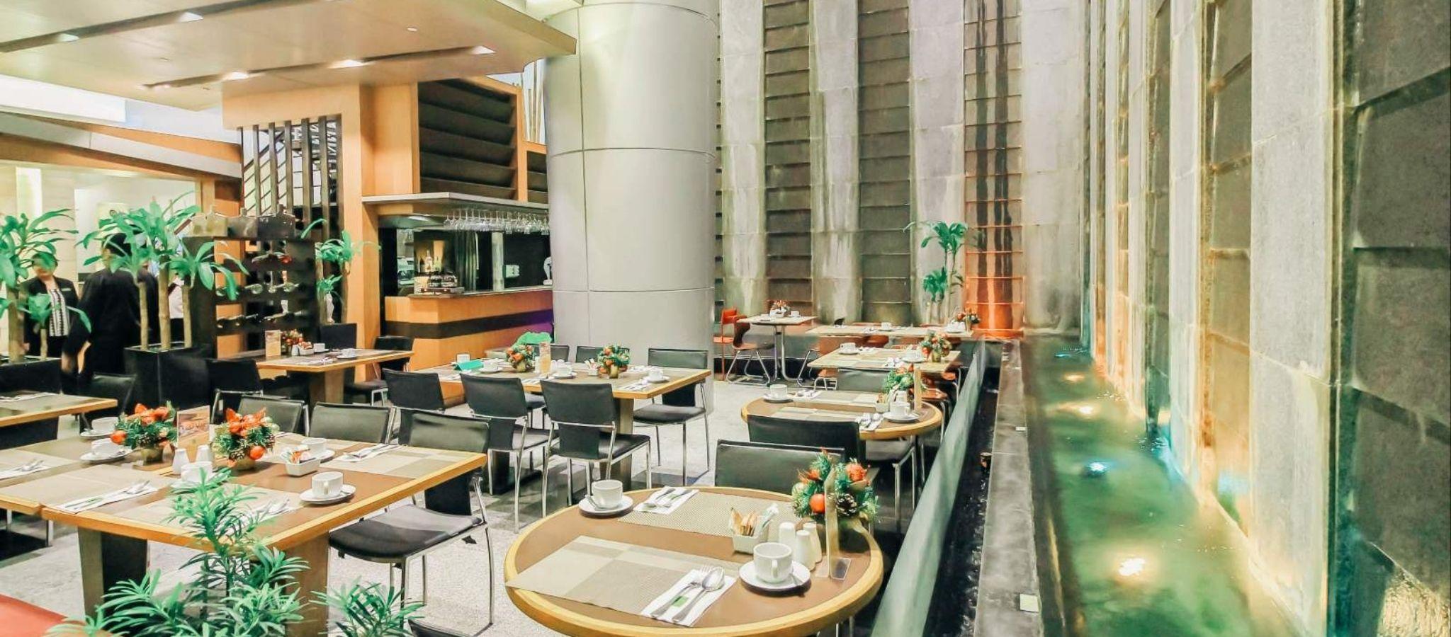 Greenhills Elan Hotel Modern Quezon City Buitenkant foto