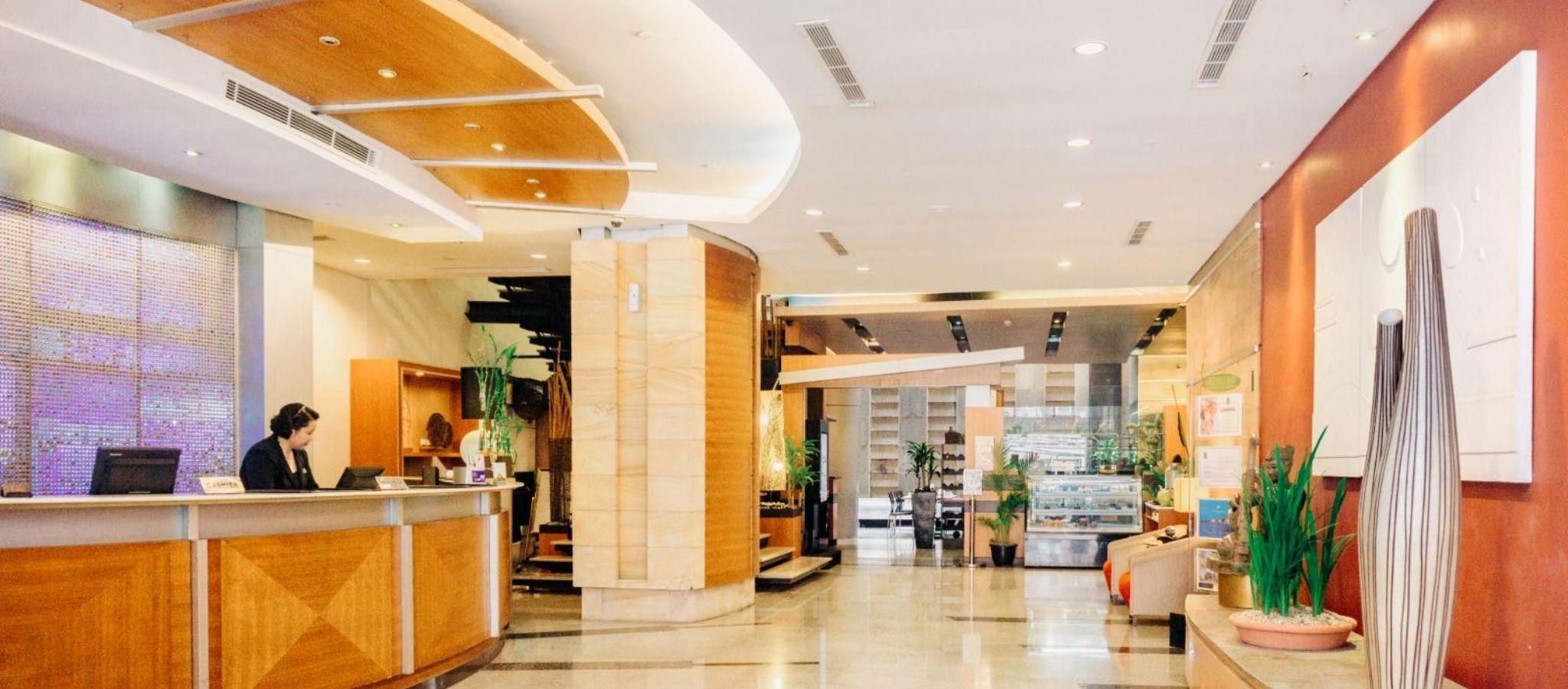 Greenhills Elan Hotel Modern Quezon City Buitenkant foto