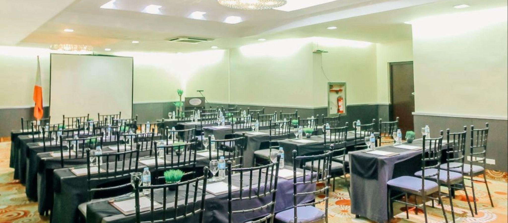 Greenhills Elan Hotel Modern Quezon City Buitenkant foto