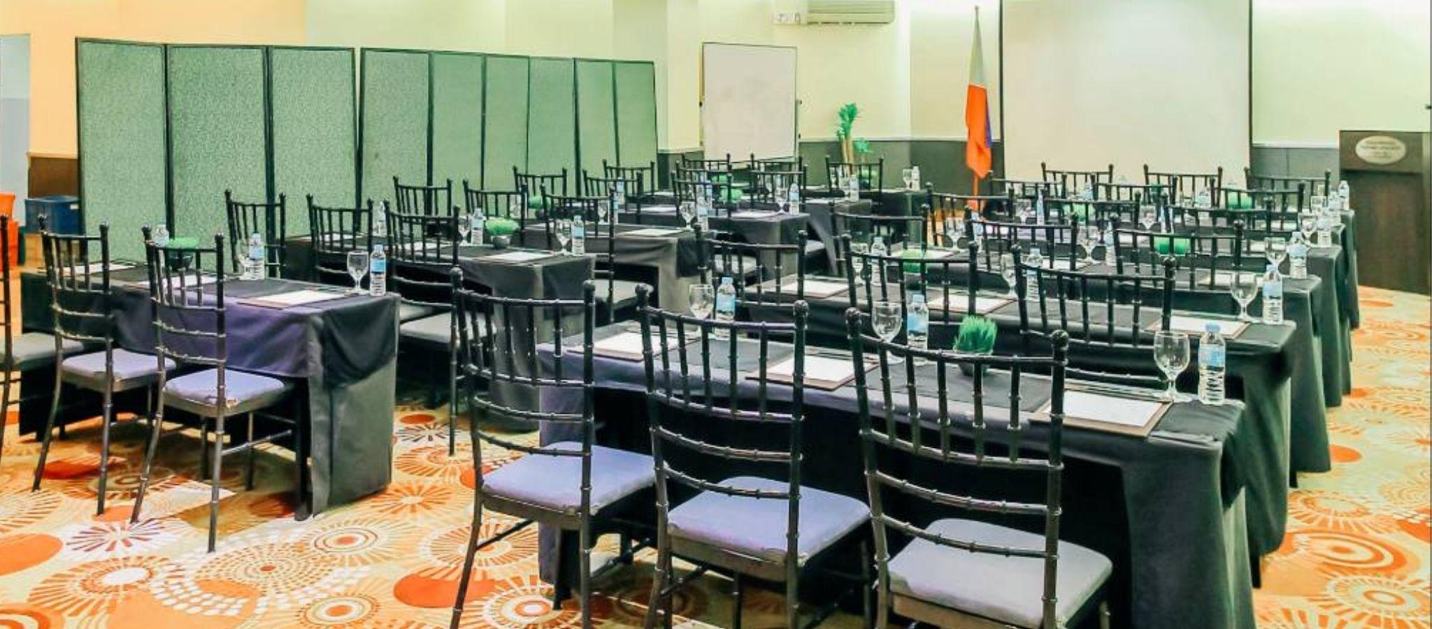Greenhills Elan Hotel Modern Quezon City Buitenkant foto