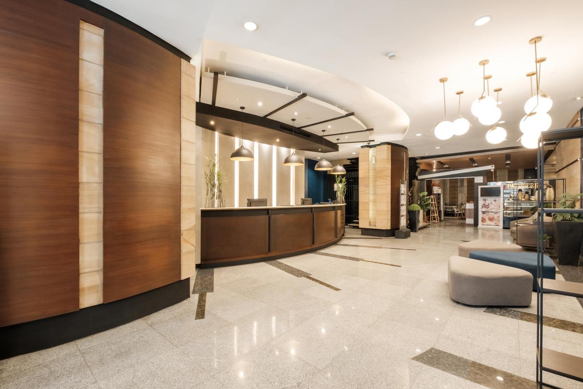 Greenhills Elan Hotel Modern Quezon City Buitenkant foto