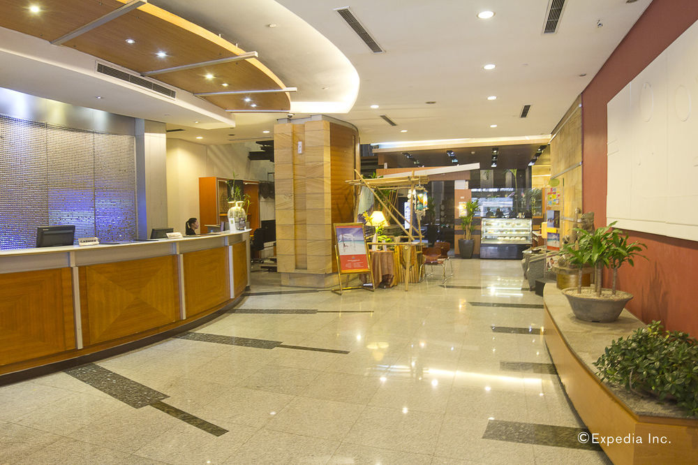 Greenhills Elan Hotel Modern Quezon City Buitenkant foto
