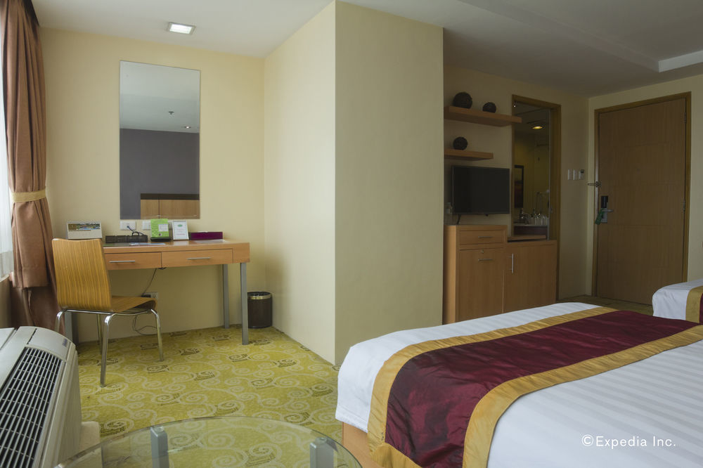 Greenhills Elan Hotel Modern Quezon City Buitenkant foto