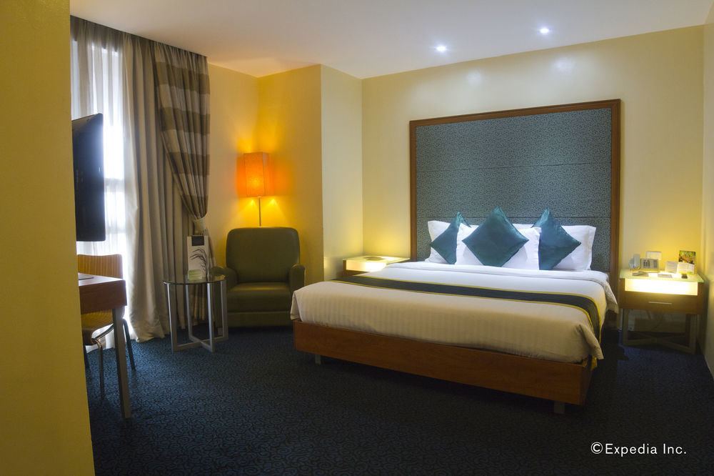 Greenhills Elan Hotel Modern Quezon City Buitenkant foto